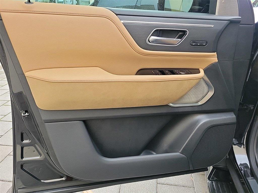 new 2025 INFINITI QX80 car, priced at $101,800