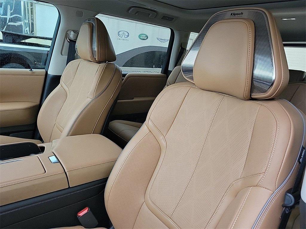 new 2025 INFINITI QX80 car, priced at $101,800