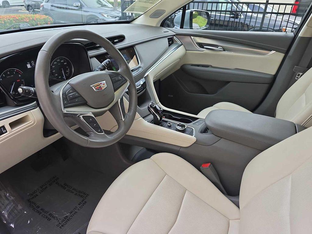 used 2024 Cadillac XT5 car, priced at $39,900