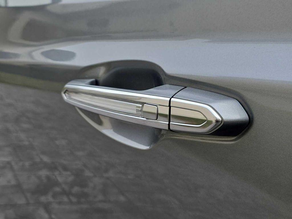 used 2024 Cadillac XT5 car, priced at $39,900