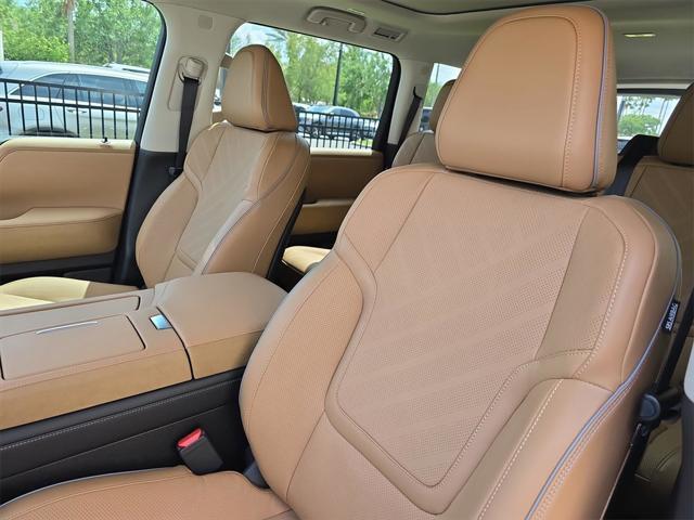 new 2025 INFINITI QX80 car, priced at $91,999