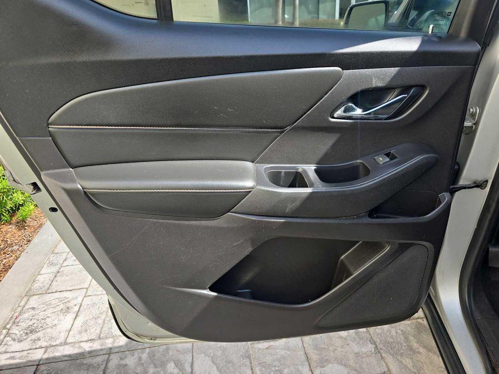 used 2018 Chevrolet Traverse car, priced at $7,900