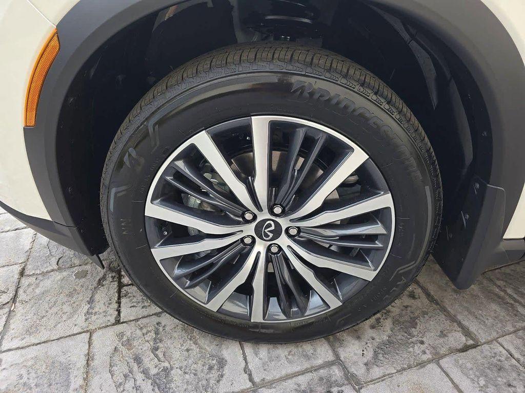 new 2025 INFINITI QX60 car, priced at $56,900