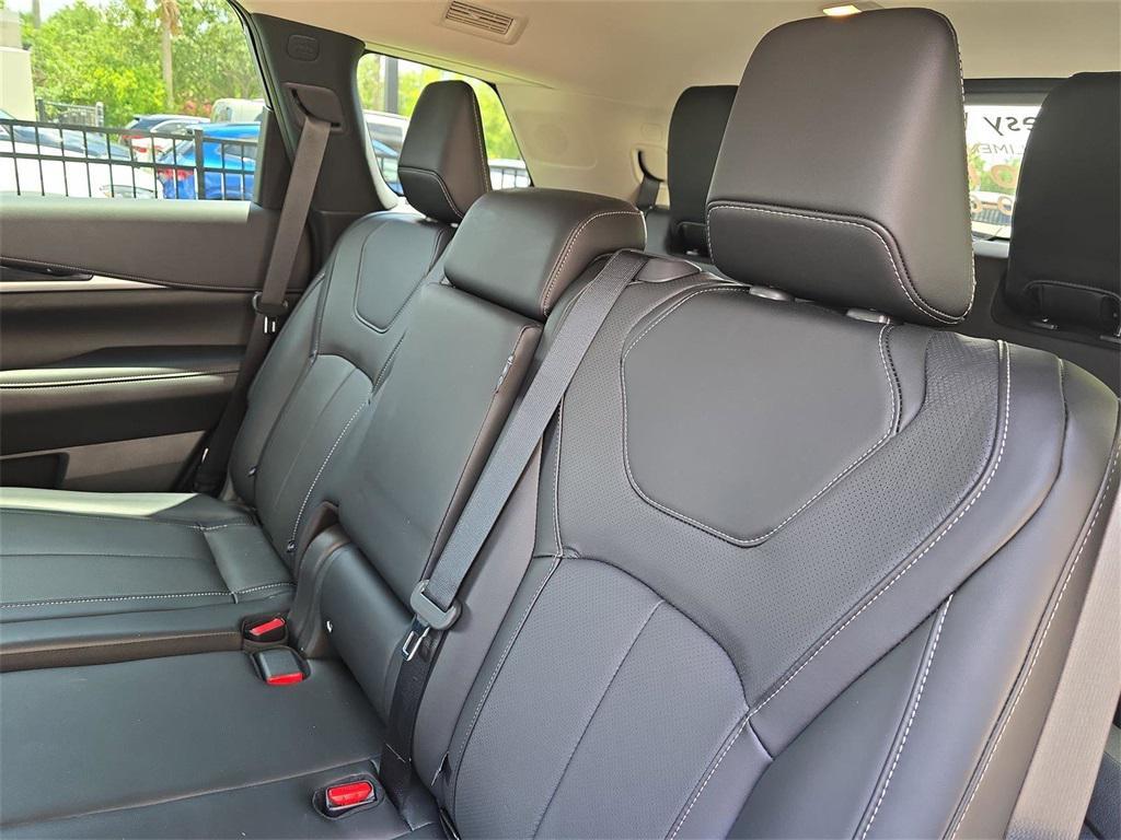 used 2024 INFINITI QX60 car, priced at $39,900