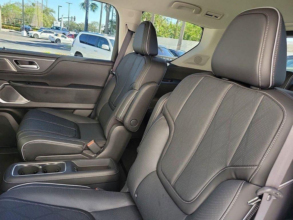 new 2025 INFINITI QX80 car, priced at $85,840