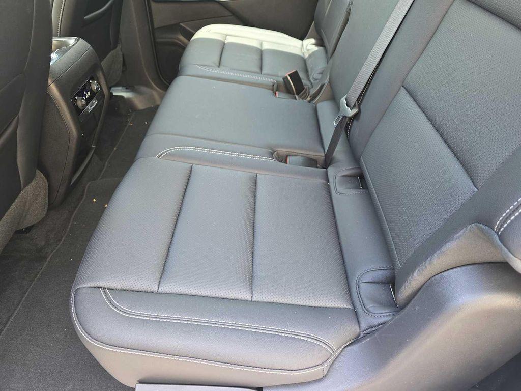 used 2025 Chevrolet Traverse car, priced at $34,900