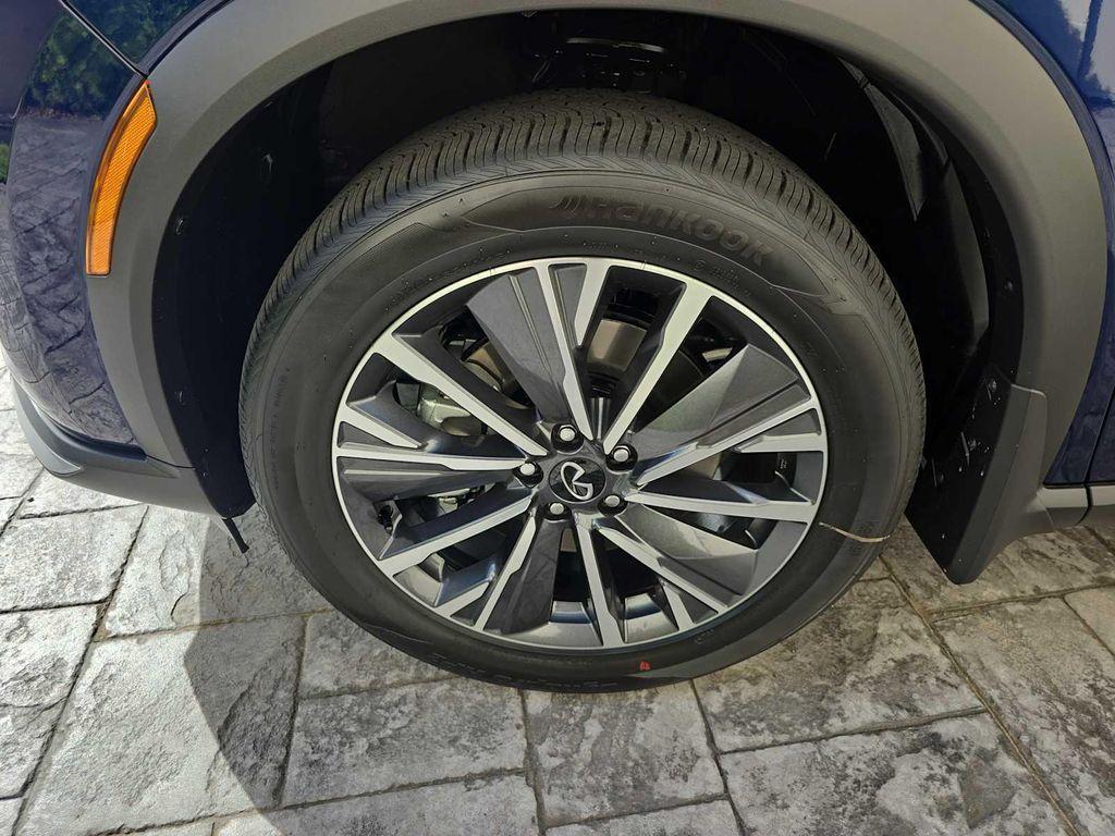 new 2026 INFINITI QX60 car, priced at $57,306
