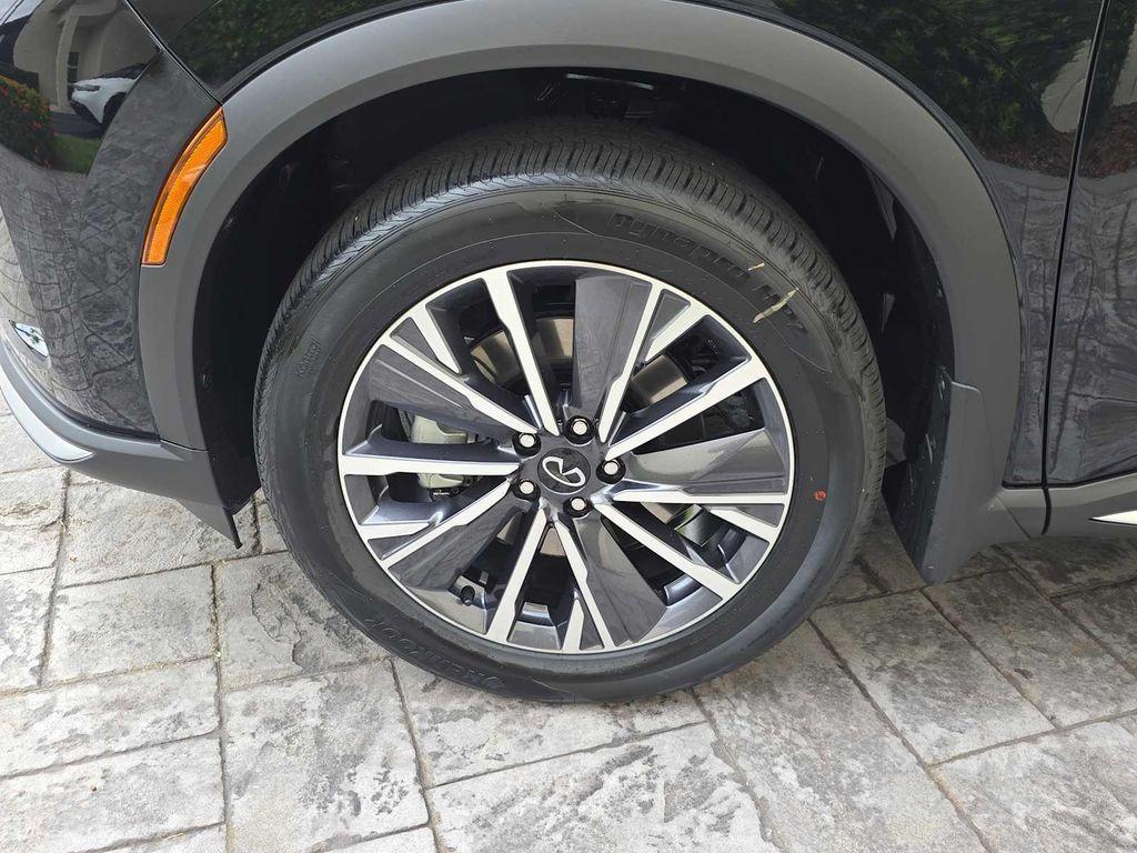 new 2026 INFINITI QX60 car, priced at $57,306