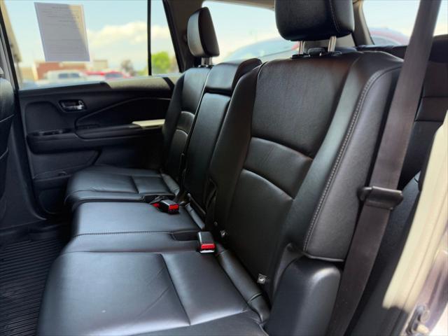 used 2022 Honda Pilot car, priced at $25,995