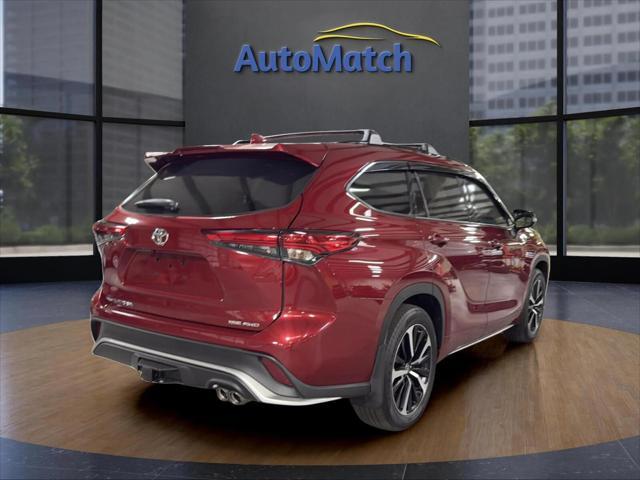 used 2021 Toyota Highlander car, priced at $34,995