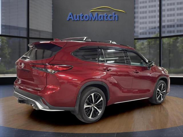 used 2021 Toyota Highlander car, priced at $34,995