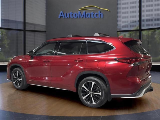 used 2021 Toyota Highlander car, priced at $34,995