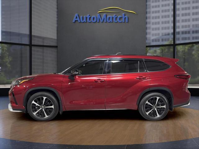 used 2021 Toyota Highlander car, priced at $34,995