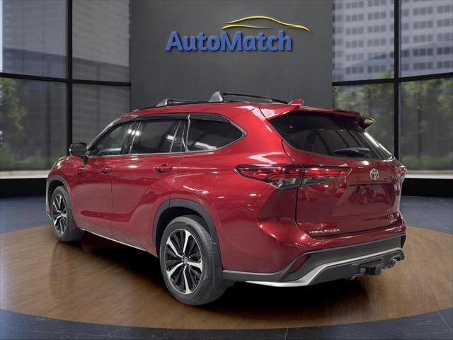 used 2021 Toyota Highlander car, priced at $34,995