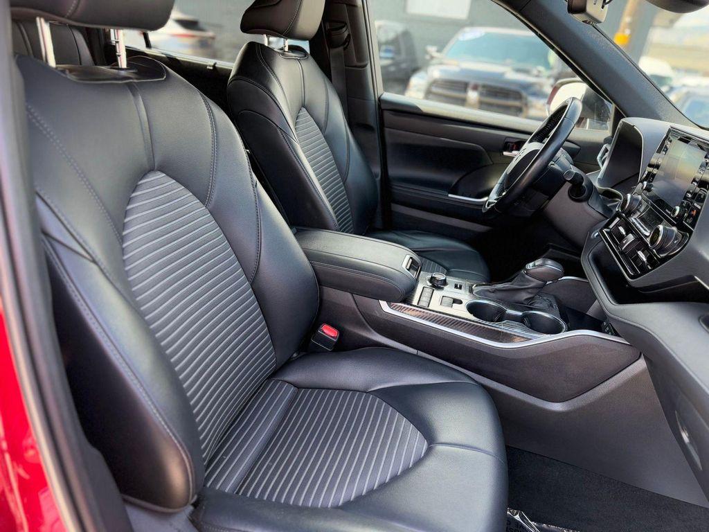 used 2021 Toyota Highlander car, priced at $31,995
