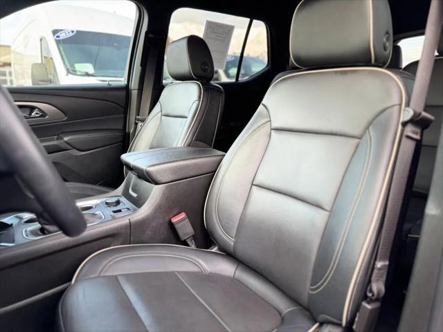 used 2022 Chevrolet Traverse car, priced at $27,995