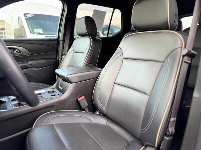 used 2022 Chevrolet Traverse car, priced at $27,995