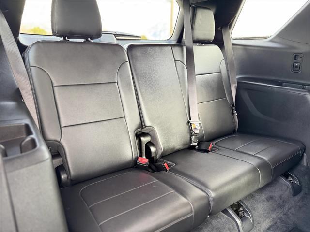 used 2022 Chevrolet Traverse car, priced at $27,995