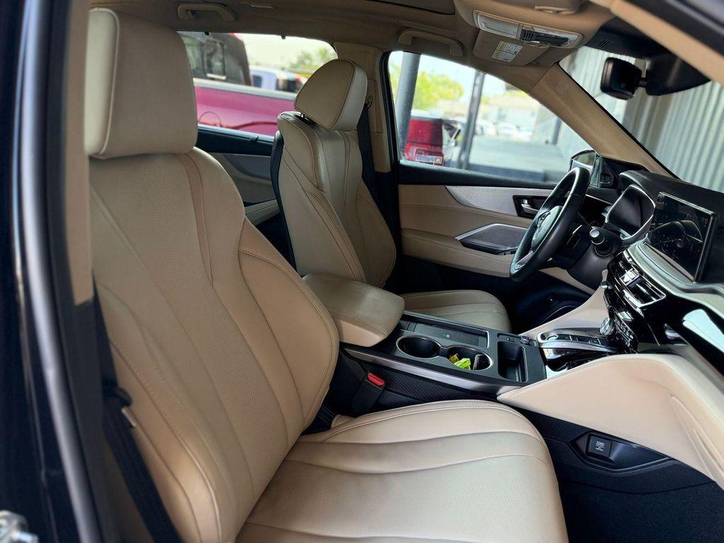 used 2025 Acura MDX car, priced at $41,995