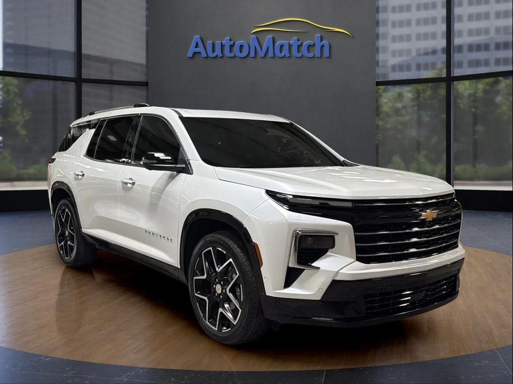 used 2025 Chevrolet Traverse car, priced at $47,995