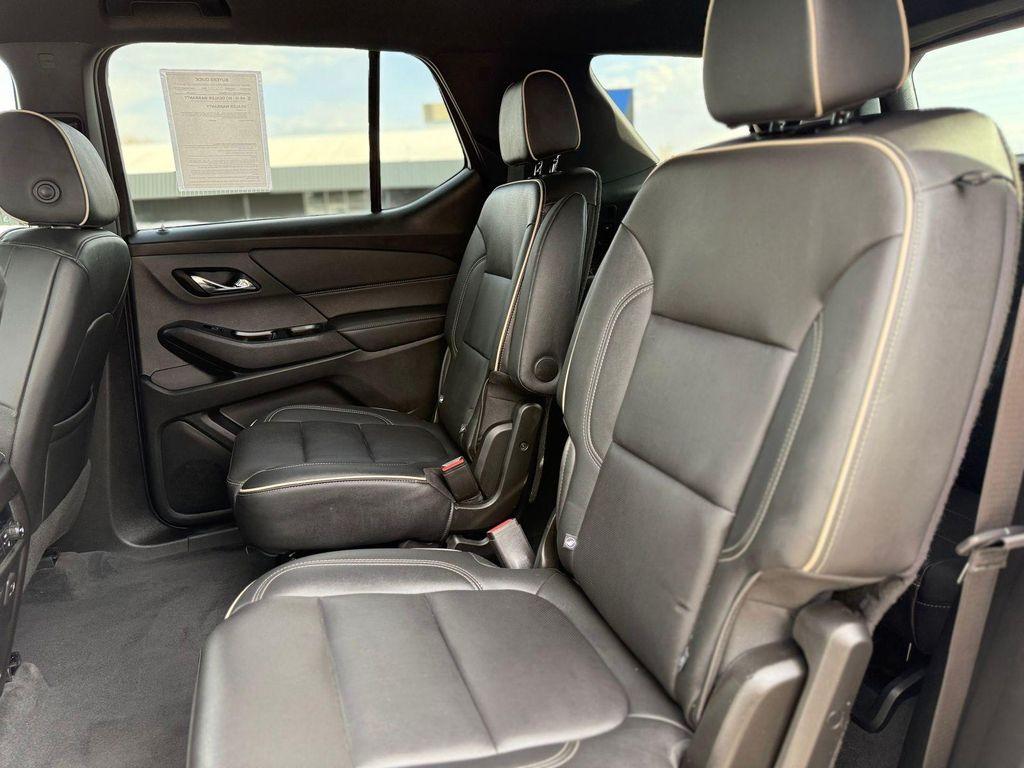 used 2023 Chevrolet Traverse car, priced at $32,995