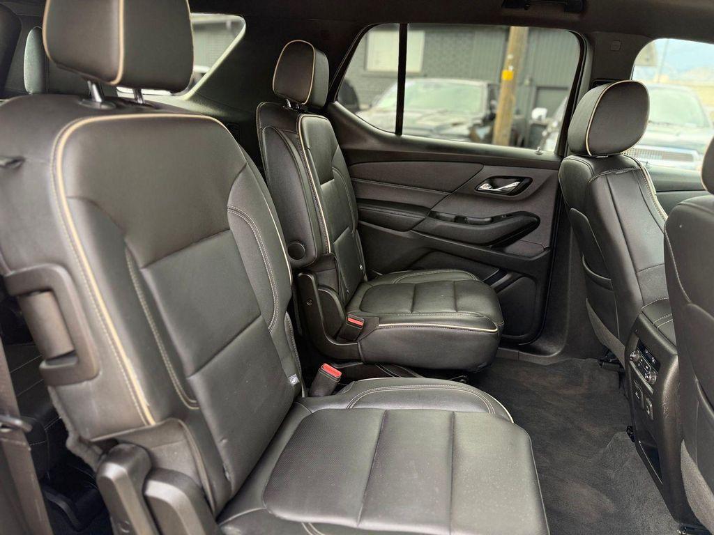 used 2023 Chevrolet Traverse car, priced at $32,995