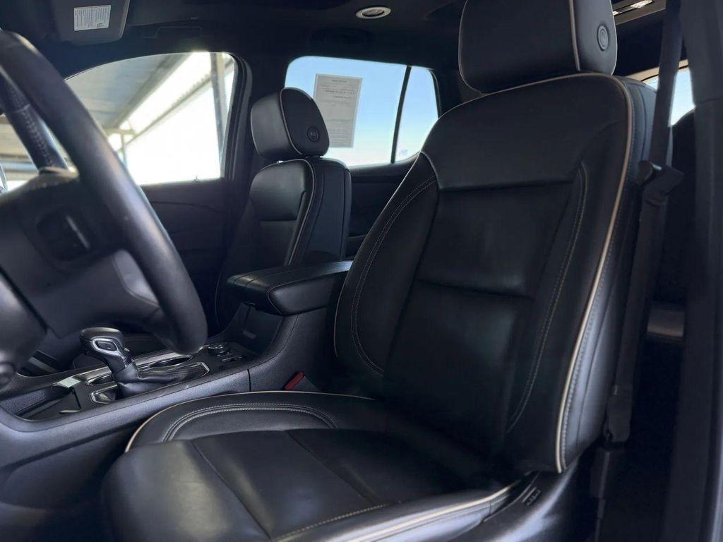 used 2023 Chevrolet Traverse car, priced at $29,995