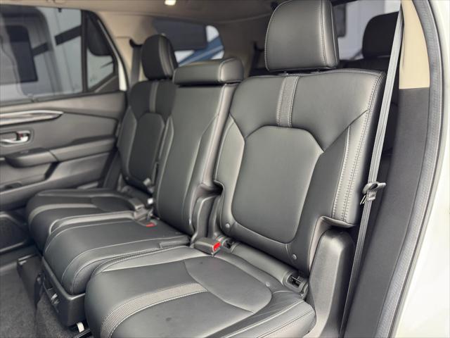 used 2025 Honda Pilot car, priced at $32,995