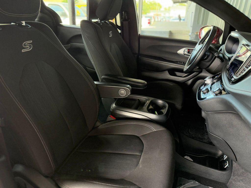 used 2021 Chrysler Pacifica car, priced at $26,995