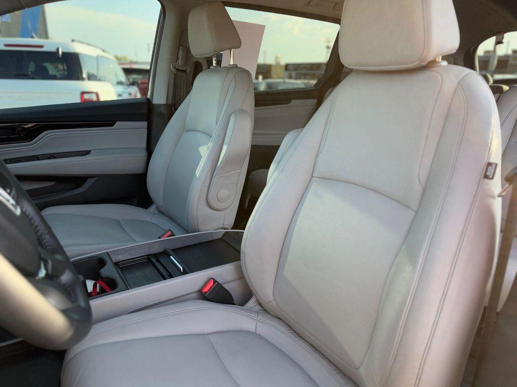 used 2024 Honda Odyssey car, priced at $31,995