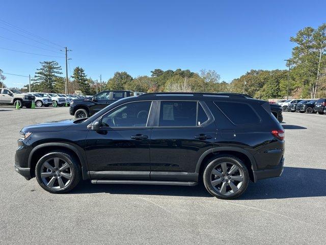 used 2025 Honda Pilot car, priced at $38,424