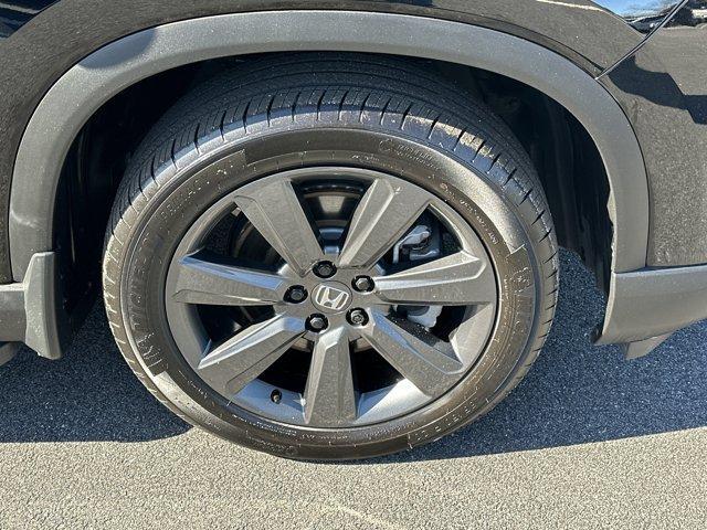 used 2025 Honda Pilot car, priced at $38,424