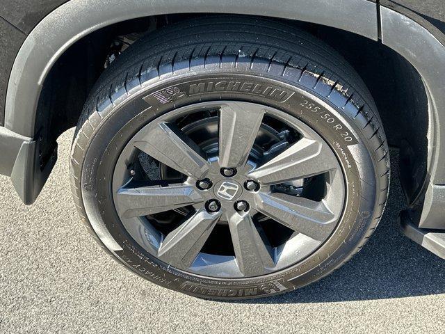 used 2025 Honda Pilot car, priced at $38,424