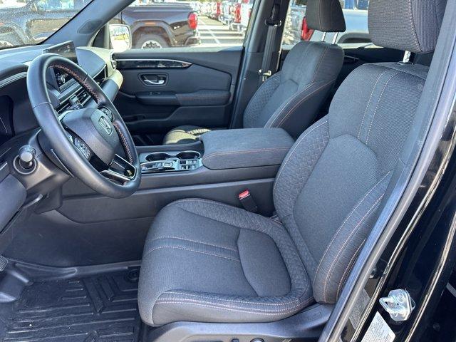 used 2025 Honda Pilot car, priced at $38,424