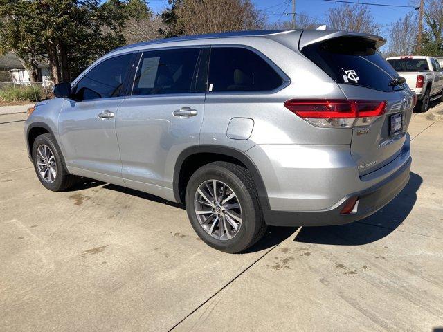 used 2018 Toyota Highlander car, priced at $22,860