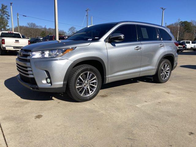 used 2018 Toyota Highlander car, priced at $22,860