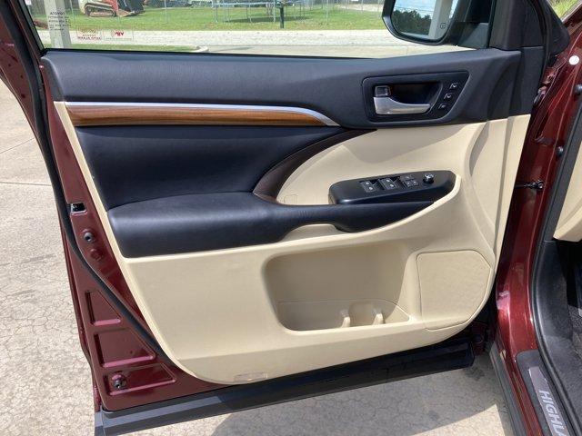 used 2017 Toyota Highlander car, priced at $26,807