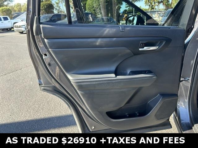 used 2021 Toyota Highlander car, priced at $26,910