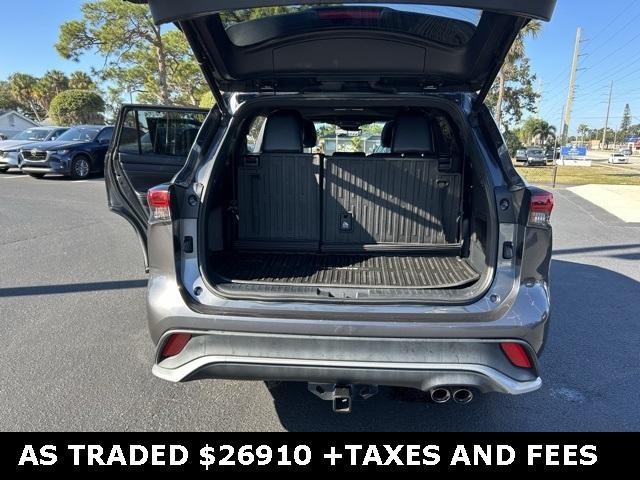 used 2021 Toyota Highlander car, priced at $26,910