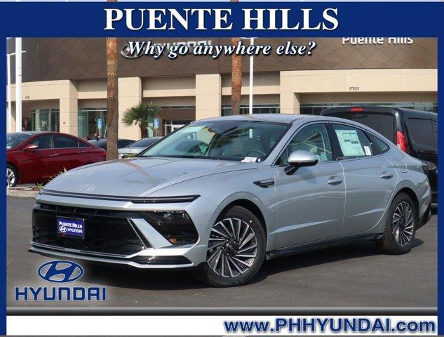 new 2025 Hyundai Sonata Hybrid car, priced at $32,980