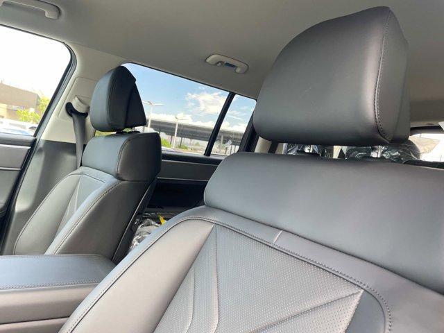 new 2025 Hyundai SANTA FE HEV car, priced at $40,014