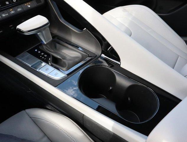 new 2025 Hyundai Elantra car, priced at $28,130