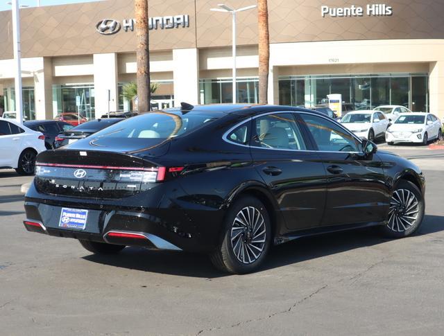 new 2025 Hyundai Sonata Hybrid car, priced at $39,385