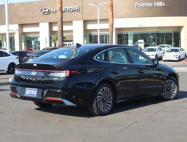 new 2025 Hyundai Sonata Hybrid car, priced at $39,185