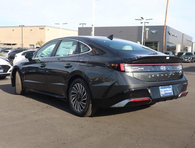 new 2025 Hyundai Sonata Hybrid car, priced at $32,980