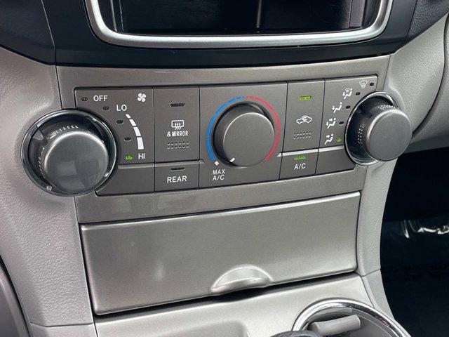 used 2013 Toyota Highlander car, priced at $18,995