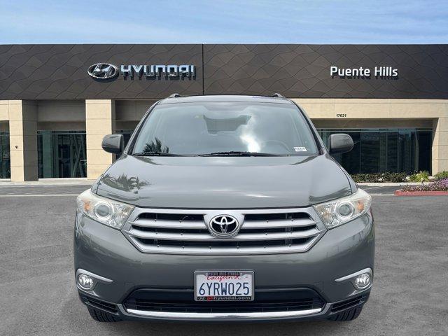used 2013 Toyota Highlander car, priced at $18,995