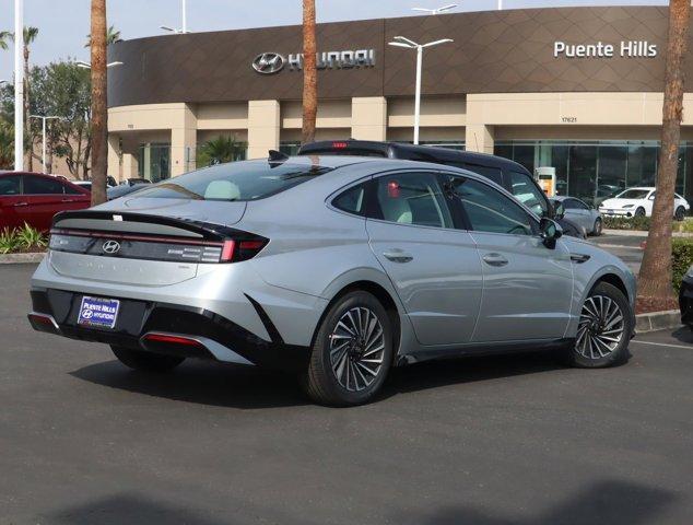 new 2025 Hyundai Sonata Hybrid car, priced at $33,070