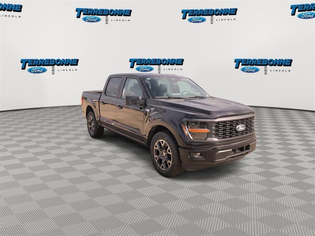 new 2025 Ford F-150 car, priced at $40,381