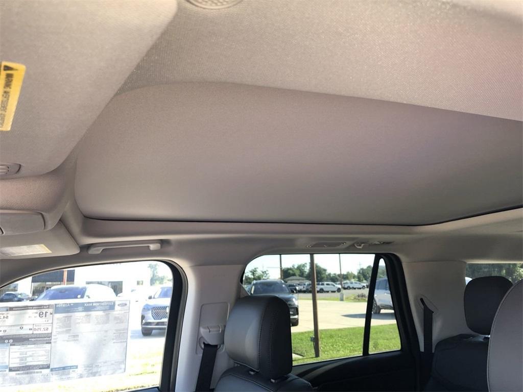 new 2025 Ford Expedition Max car, priced at $72,895